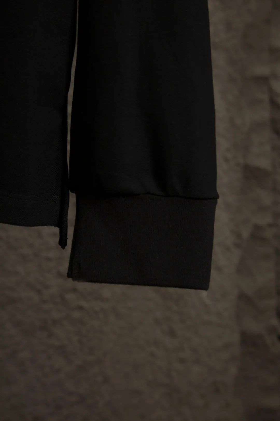25101# Black with red label actual photo P200